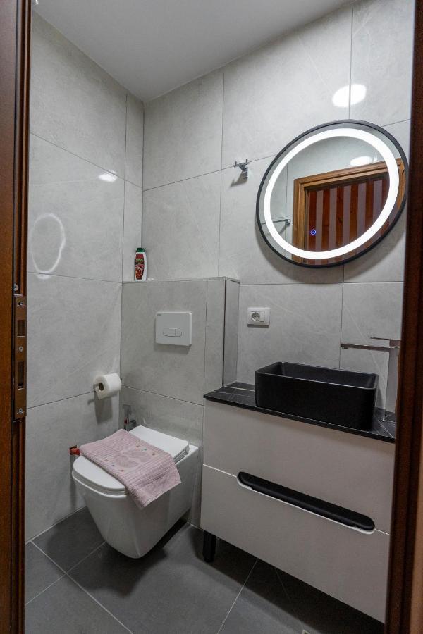 Gegest Hotel Тет Екстериор снимка