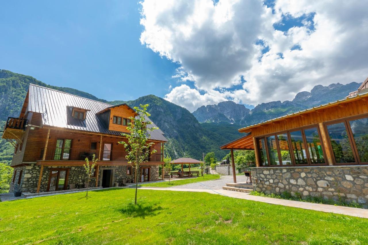 Gegest Hotel Тет Екстериор снимка
