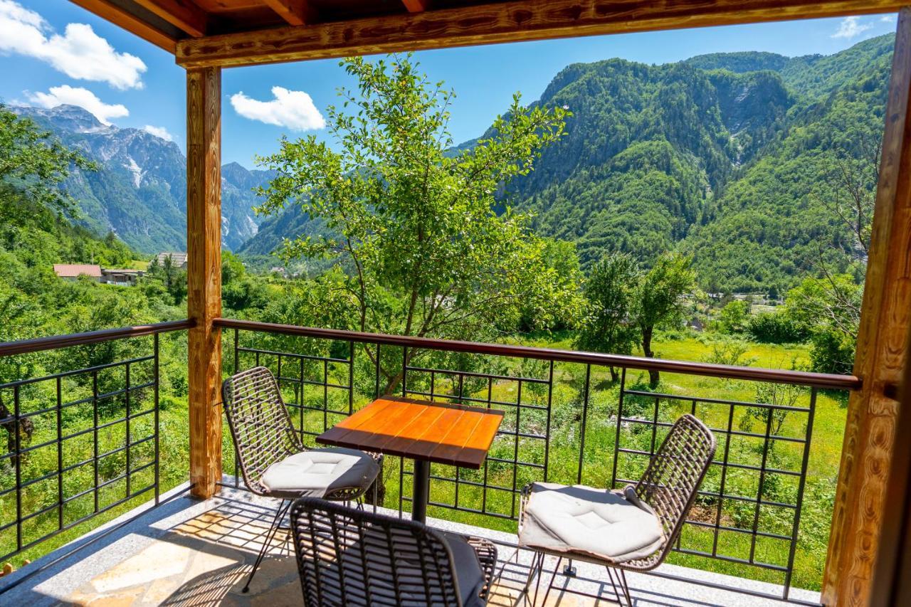 Gegest Hotel Тет Екстериор снимка