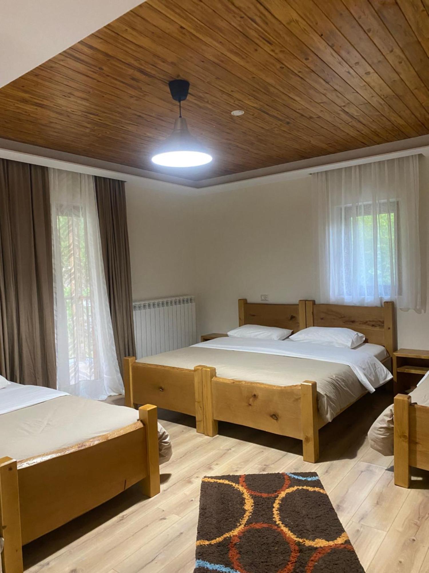 Gegest Hotel Тет Екстериор снимка