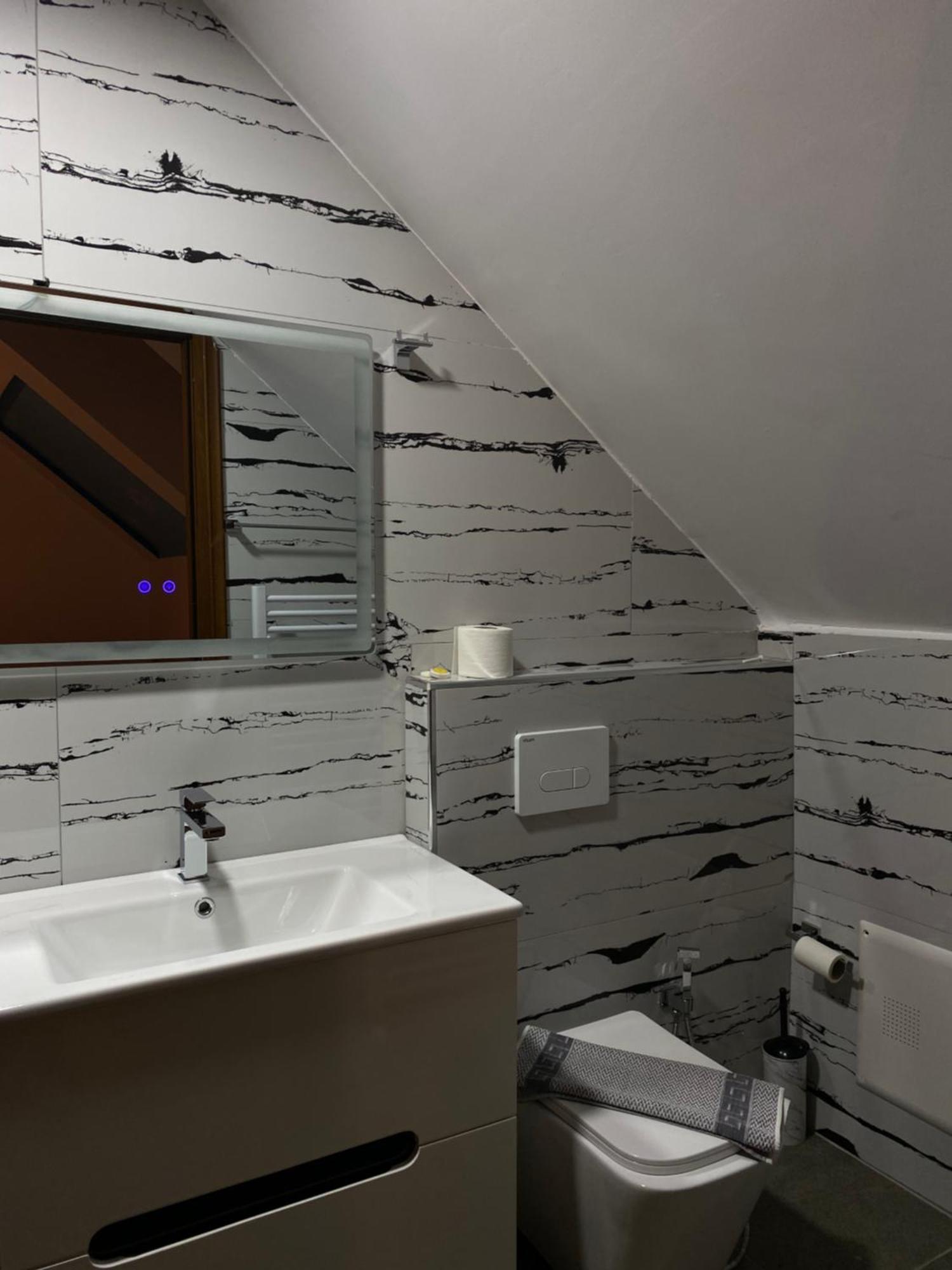 Gegest Hotel Тет Екстериор снимка