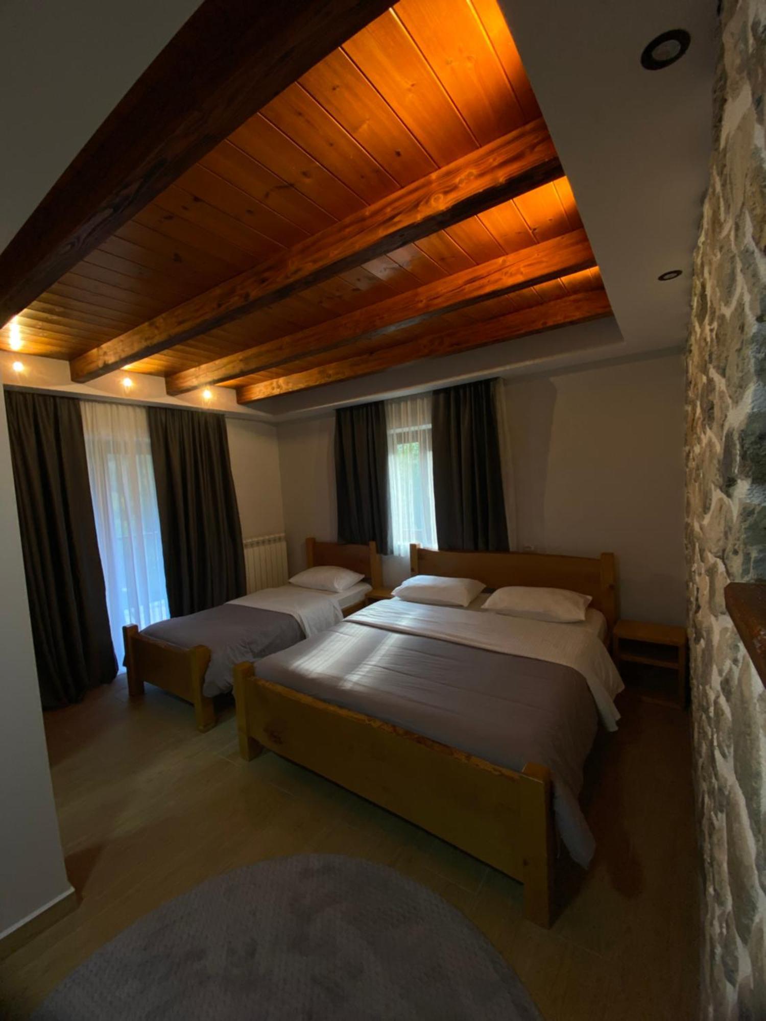 Gegest Hotel Тет Екстериор снимка